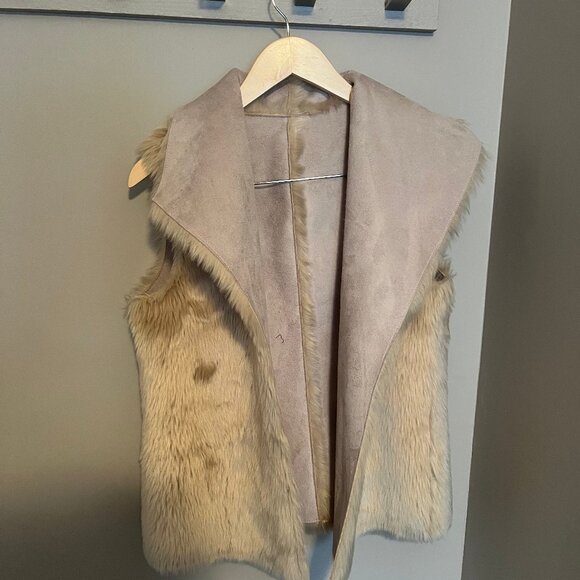 LOFT Faux Fur Reversible Vest - Picture 3 of 3